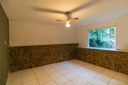 Casa de condomínio para alugar com 250m², 5 quartos e 2 vagasSuíte 1