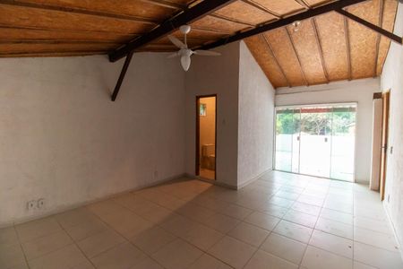 Casa de condomínio para alugar com 250m², 5 quartos e 2 vagasSuíte 3
