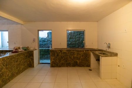 Casa de condomínio para alugar com 250m², 5 quartos e 2 vagasCozinha