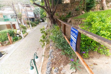 Casa de condomínio para alugar com 250m², 5 quartos e 2 vagasPlaquinha