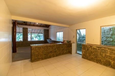 Casa de condomínio para alugar com 250m², 5 quartos e 2 vagasCozinha