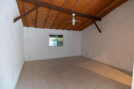 Casa de condomínio para alugar com 250m², 5 quartos e 2 vagasSuíte 3