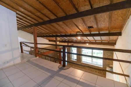 Casa de condomínio para alugar com 250m², 5 quartos e 2 vagasMezanino