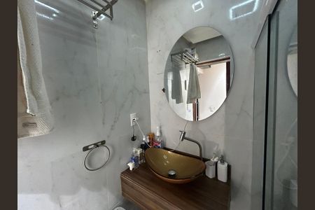 Apartamento para alugar com 90m², 2 quartos e sem vagaBanheiro