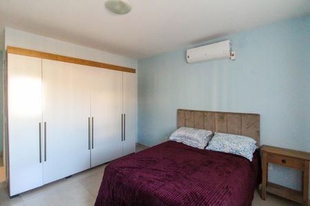 Casa à venda com 350m², 4 quartos e 4 vagas Casa à venda com 350m², 4 quartos e 4 vagasSuíte 1