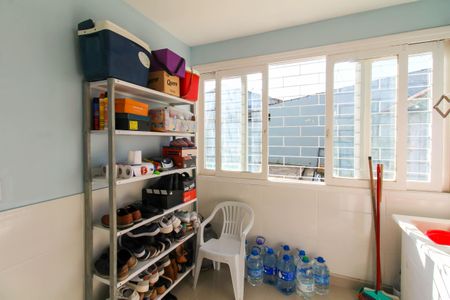 Casa à venda com 350m², 4 quartos e 4 vagas Casa à venda com 350m², 4 quartos e 4 vagasÁrea de Serviço 1