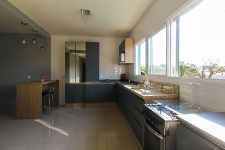 Casa à venda com 350m², 4 quartos e 4 vagas Casa à venda com 350m², 4 quartos e 4 vagasCozinha 2