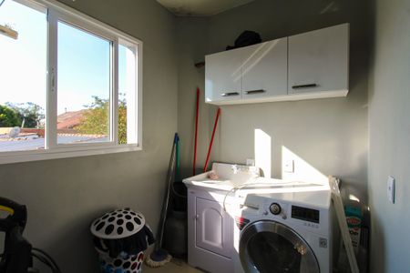 Casa à venda com 350m², 4 quartos e 4 vagas Casa à venda com 350m², 4 quartos e 4 vagasÁrea de Serviço 2