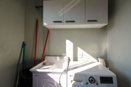 Casa à venda com 350m², 4 quartos e 4 vagas Casa à venda com 350m², 4 quartos e 4 vagasÁrea de Serviço 2