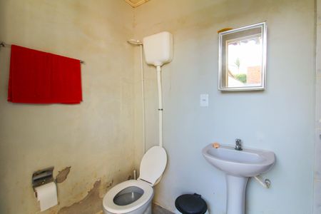 Casa à venda com 350m², 4 quartos e 4 vagas Casa à venda com 350m², 4 quartos e 4 vagasLavabo