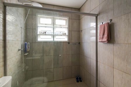 Casa à venda com 350m², 4 quartos e 4 vagas Casa à venda com 350m², 4 quartos e 4 vagasBanheiro da Suíte 1