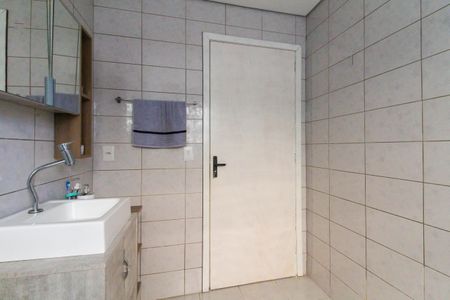 Casa à venda com 350m², 4 quartos e 4 vagas Casa à venda com 350m², 4 quartos e 4 vagasBanheiro Social