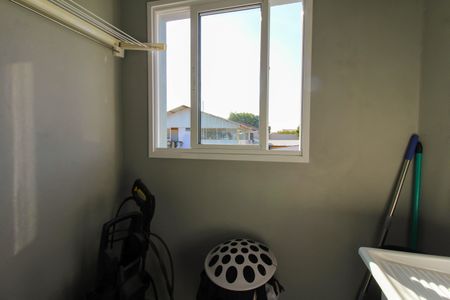 Casa à venda com 350m², 4 quartos e 4 vagas Casa à venda com 350m², 4 quartos e 4 vagasÁrea de Serviço 2