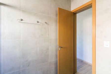 Casa à venda com 350m², 4 quartos e 4 vagas Casa à venda com 350m², 4 quartos e 4 vagasBanheiro da Suíte 2