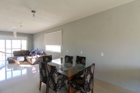 Casa à venda com 350m², 4 quartos e 4 vagas Casa à venda com 350m², 4 quartos e 4 vagasSala 2
