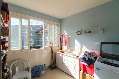 Casa à venda com 350m², 4 quartos e 4 vagas Casa à venda com 350m², 4 quartos e 4 vagasÁrea de Serviço 1