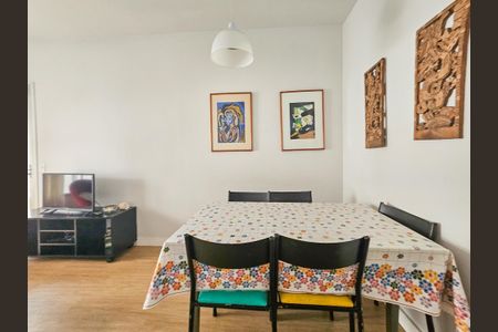 Apartamento para alugar com 70m², 2 quartos e 1 vagaSala