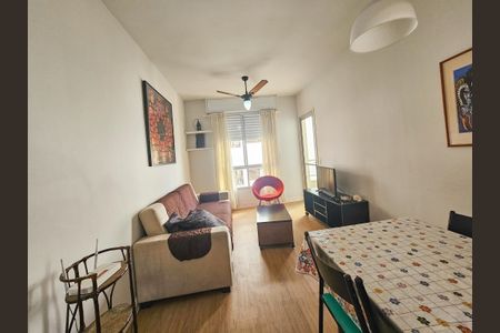 Apartamento para alugar com 70m², 2 quartos e 1 vagaSala