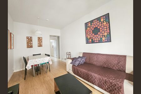 Apartamento para alugar com 70m², 2 quartos e 1 vagaSala