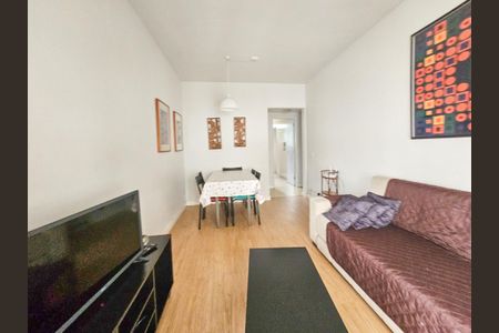 Apartamento para alugar com 70m², 2 quartos e 1 vagaSala