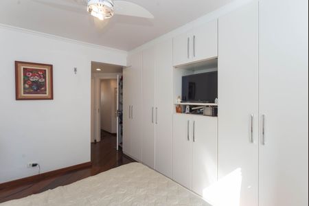 Apartamento à venda com 159m², 4 quartos e 2 vagas Apartamento à venda com 159m², 4 quartos e 2 vagasSuíte