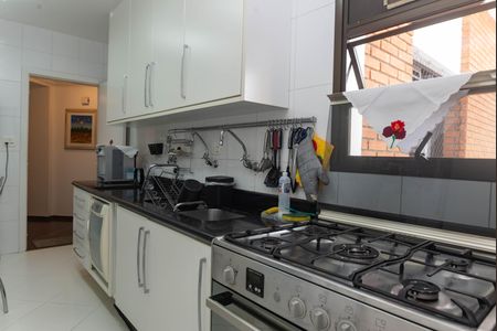 Apartamento à venda com 159m², 4 quartos e 2 vagas Apartamento à venda com 159m², 4 quartos e 2 vagasCozinha