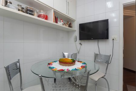 Apartamento à venda com 159m², 4 quartos e 2 vagas Apartamento à venda com 159m², 4 quartos e 2 vagasCozinha