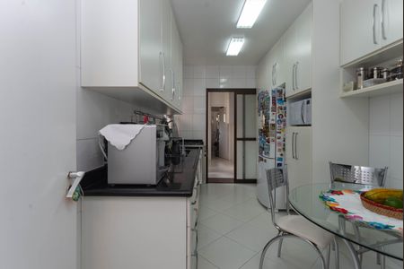 Apartamento à venda com 159m², 4 quartos e 2 vagas Apartamento à venda com 159m², 4 quartos e 2 vagasCozinha