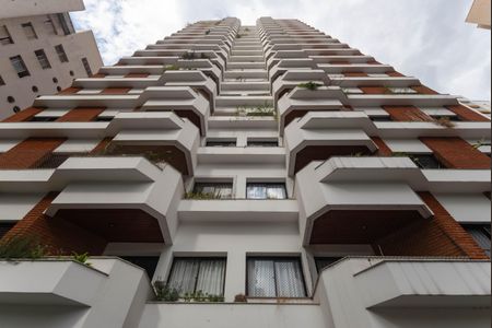 Apartamento à venda com 159m², 4 quartos e 2 vagas Apartamento à venda com 159m², 4 quartos e 2 vagasFachada