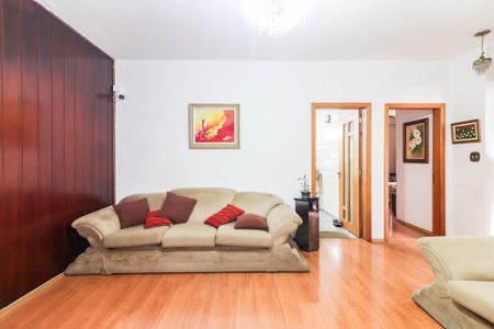 Casa para alugar com 272m², 3 quartos e 2 vagasSala