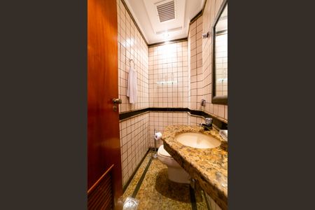 Apartamento à venda com 300m², 4 quartos e 4 vagas Apartamento à venda com 300m², 4 quartos e 4 vagasLavabo Cobertura