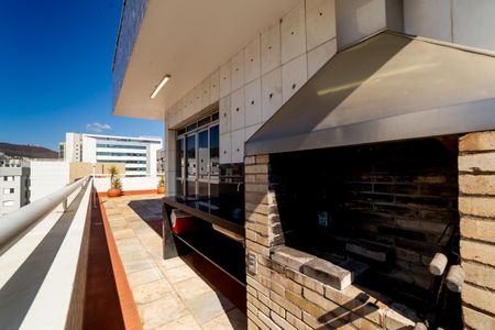 Apartamento à venda com 300m², 4 quartos e 4 vagas Apartamento à venda com 300m², 4 quartos e 4 vagasCobertura