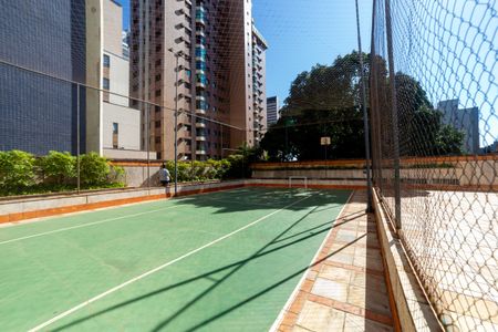 Apartamento à venda com 300m², 4 quartos e 4 vagas Apartamento à venda com 300m², 4 quartos e 4 vagasÁrea comum - Playground