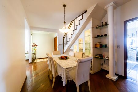 Apartamento à venda com 300m², 4 quartos e 4 vagas Apartamento à venda com 300m², 4 quartos e 4 vagasSala de Jantar