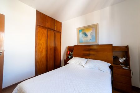 Apartamento à venda com 300m², 4 quartos e 4 vagas Apartamento à venda com 300m², 4 quartos e 4 vagasQuarto 3