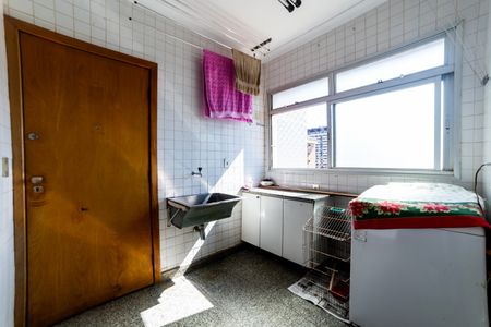 Apartamento à venda com 300m², 4 quartos e 4 vagas Apartamento à venda com 300m², 4 quartos e 4 vagasÁrea de Serviço