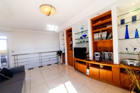 Apartamento à venda com 300m², 4 quartos e 4 vagas Apartamento à venda com 300m², 4 quartos e 4 vagasCobertura