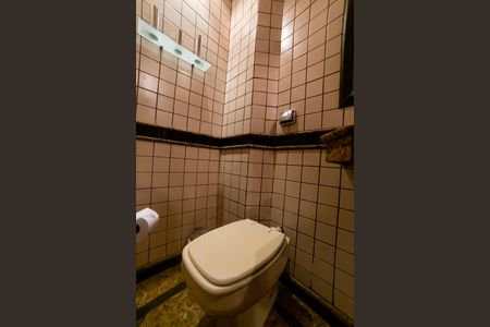 Apartamento à venda com 300m², 4 quartos e 4 vagas Apartamento à venda com 300m², 4 quartos e 4 vagasLavabo Cobertura