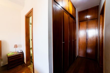 Apartamento à venda com 300m², 4 quartos e 4 vagas Apartamento à venda com 300m², 4 quartos e 4 vagasSuíte