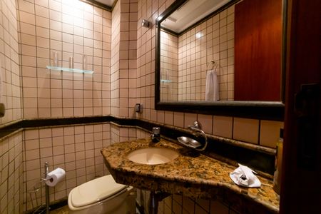 Apartamento à venda com 300m², 4 quartos e 4 vagas Apartamento à venda com 300m², 4 quartos e 4 vagasLavabo Cobertura