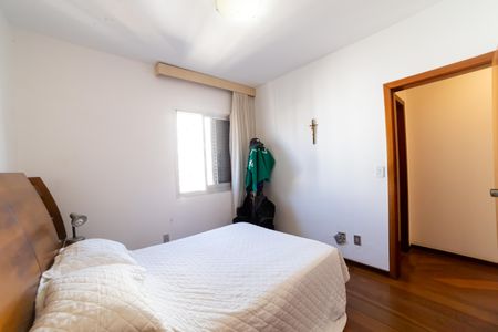 Apartamento à venda com 300m², 4 quartos e 4 vagas Apartamento à venda com 300m², 4 quartos e 4 vagasQuarto 3