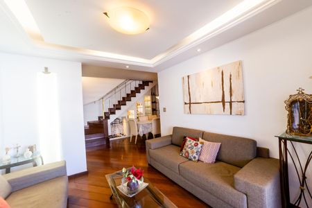 Apartamento à venda com 300m², 4 quartos e 4 vagas Apartamento à venda com 300m², 4 quartos e 4 vagasSala