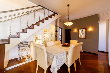 Apartamento à venda com 300m², 4 quartos e 4 vagas Apartamento à venda com 300m², 4 quartos e 4 vagasSala de Jantar