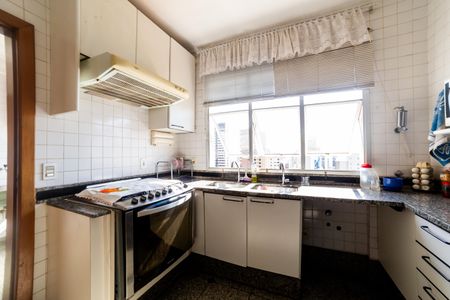 Apartamento à venda com 300m², 4 quartos e 4 vagas Apartamento à venda com 300m², 4 quartos e 4 vagasCozinha