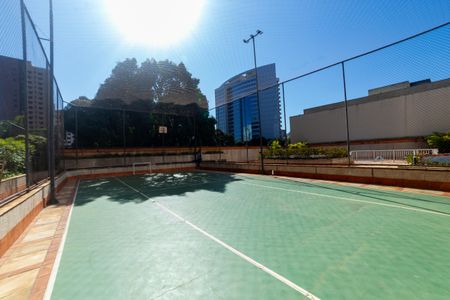 Apartamento à venda com 300m², 4 quartos e 4 vagas Apartamento à venda com 300m², 4 quartos e 4 vagasÁrea comum - Playground