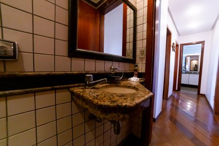 Apartamento à venda com 300m², 4 quartos e 4 vagas Apartamento à venda com 300m², 4 quartos e 4 vagasLavabo Cobertura