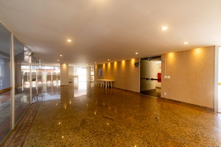 Apartamento à venda com 300m², 4 quartos e 4 vagas Apartamento à venda com 300m², 4 quartos e 4 vagasÁrea comum - Salão de festas