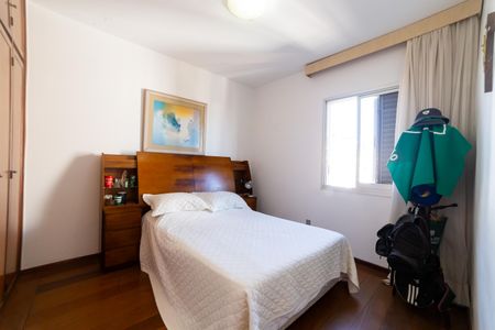 Apartamento à venda com 300m², 4 quartos e 4 vagas Apartamento à venda com 300m², 4 quartos e 4 vagasQuarto 3