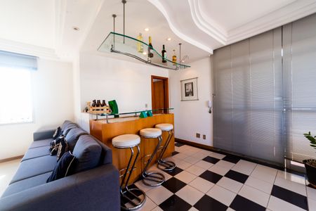 Apartamento à venda com 300m², 4 quartos e 4 vagas Apartamento à venda com 300m², 4 quartos e 4 vagasCobertura