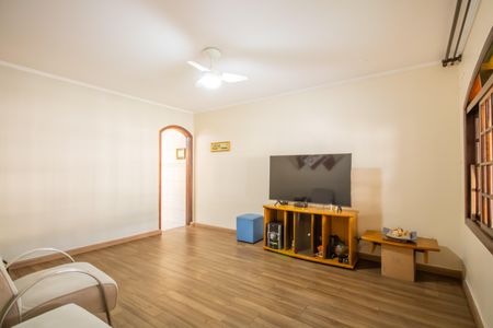 Casa à venda com 144m², 3 quartos e 2 vagas Casa à venda com 144m², 3 quartos e 2 vagasSala